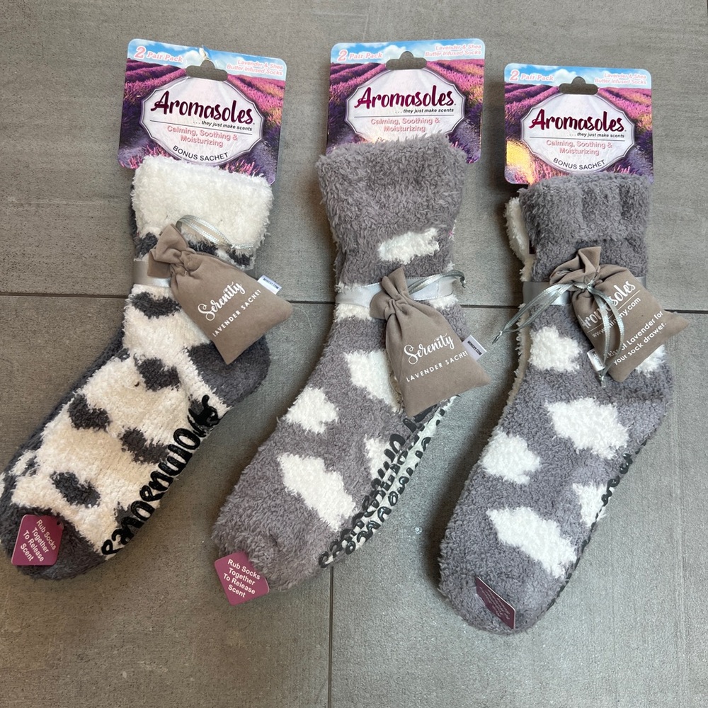 NWT Cozy Fuzzy Socks:each set has 2pr w bonus lavender sachet. Give 🦶🏻 a treat!
